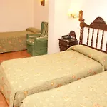 Szálloda Hotel Santo Domingo De Silos 3*