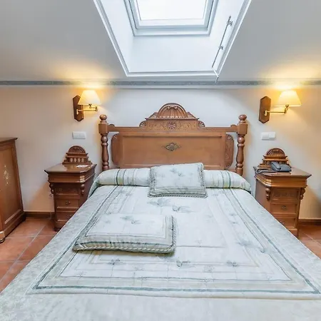 Отель Hotel Santo Domingo De Silos Санто-Доминго-де-Силос