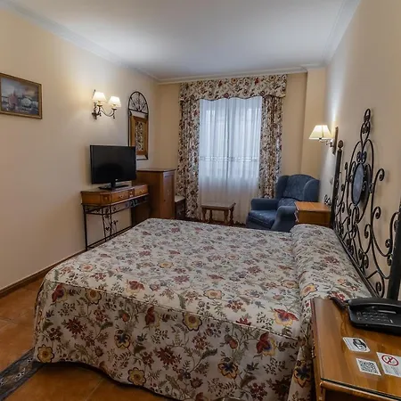 Hotel Santo Domingo De Silos 3*