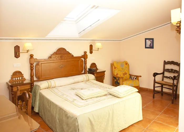 Hotel Santo Domingo De Silos Санто-Доминго-де-Силос