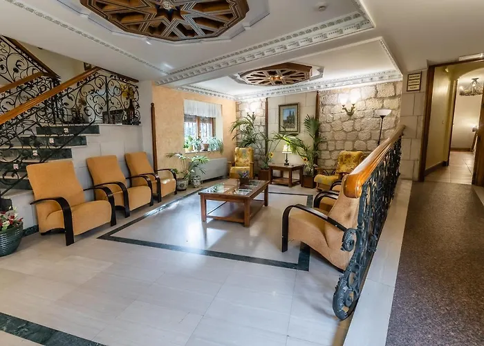 Отель Hotel Santo Domingo De Silos Санто-Доминго-де-Силос