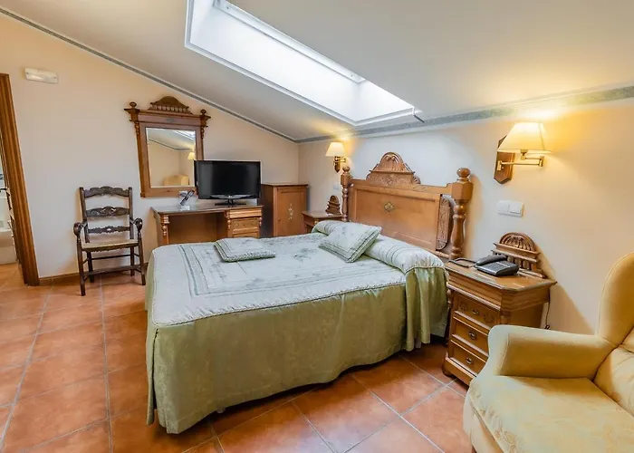 Hotel Santo Domingo De Silos Отель Санто-Доминго-де-Силос