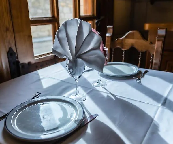 Hotel Santo Domingo De Silos Отель Санто-Доминго-де-Силос