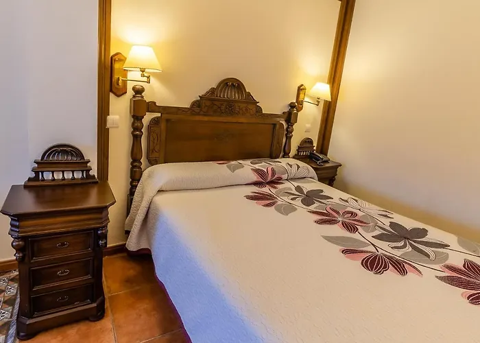 Отель Hotel Santo Domingo De Silos Санто-Доминго-де-Силос