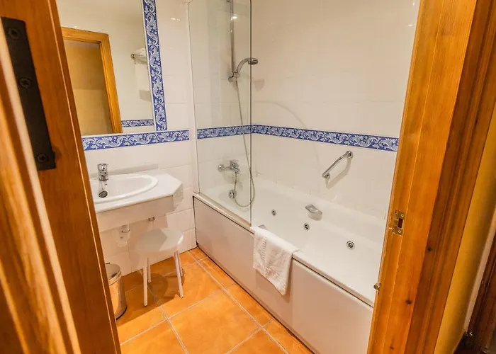 Hotel Santo Domingo De Silos Отель Санто-Доминго-де-Силос