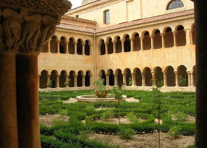 Hotel Santo Domingo De Silos 3* Санто-Доминго-де-Силос